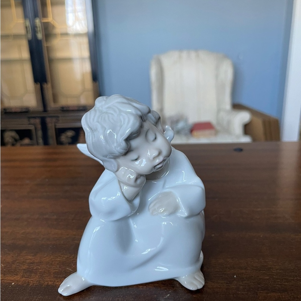Lladro "Angel Thinking" figurine